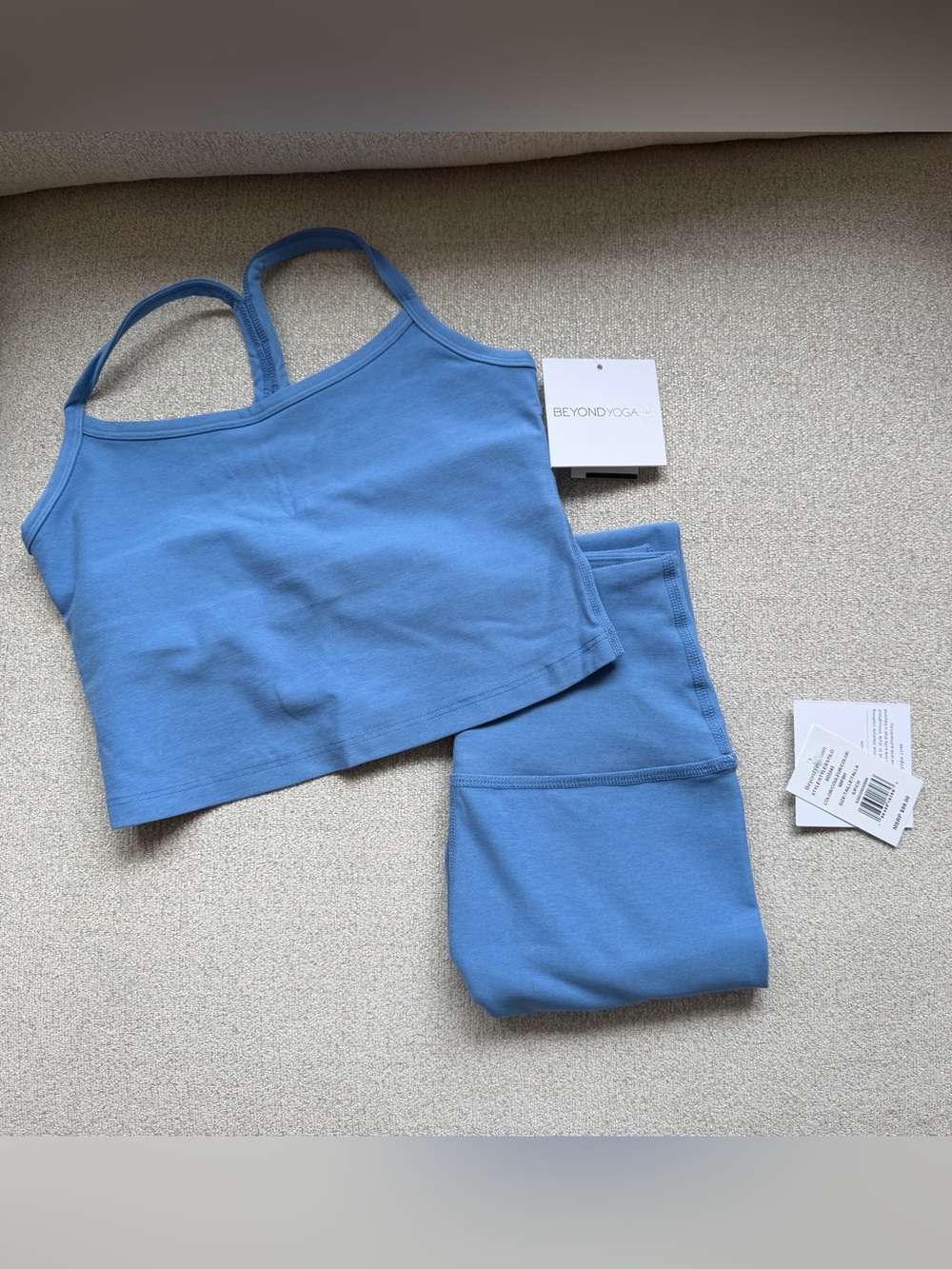 NWT Beyond Yoga Set Wild Flower Blue Heather: Midi Leggings & Cropped Tank Small - Picture 15 of 15
